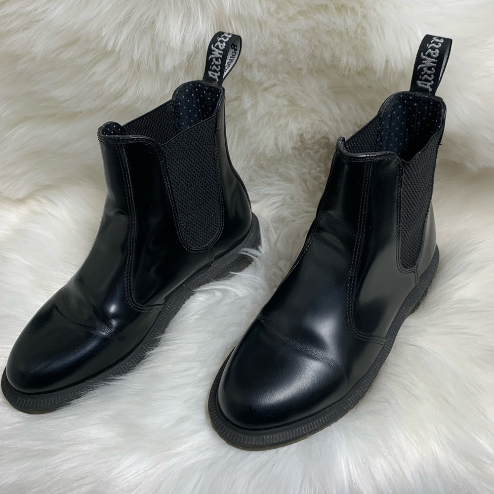 Dr. Martens Flora Smooth Leather Chelsea Boots Size 6